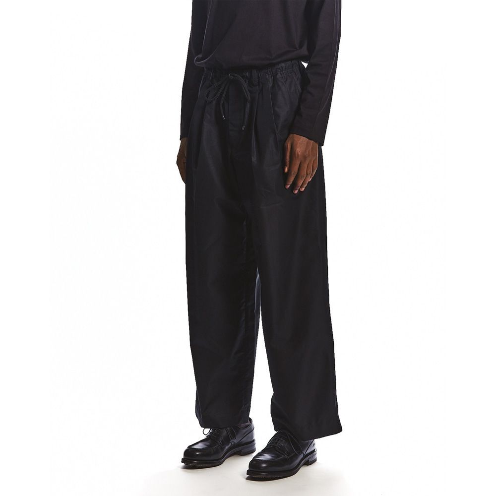LILL ワイドストレートメタルZIPアシンメトリーカーゴデニムパンツ ブラック LILL（リル）の「【12oz】ワイドストレートメタルZIP