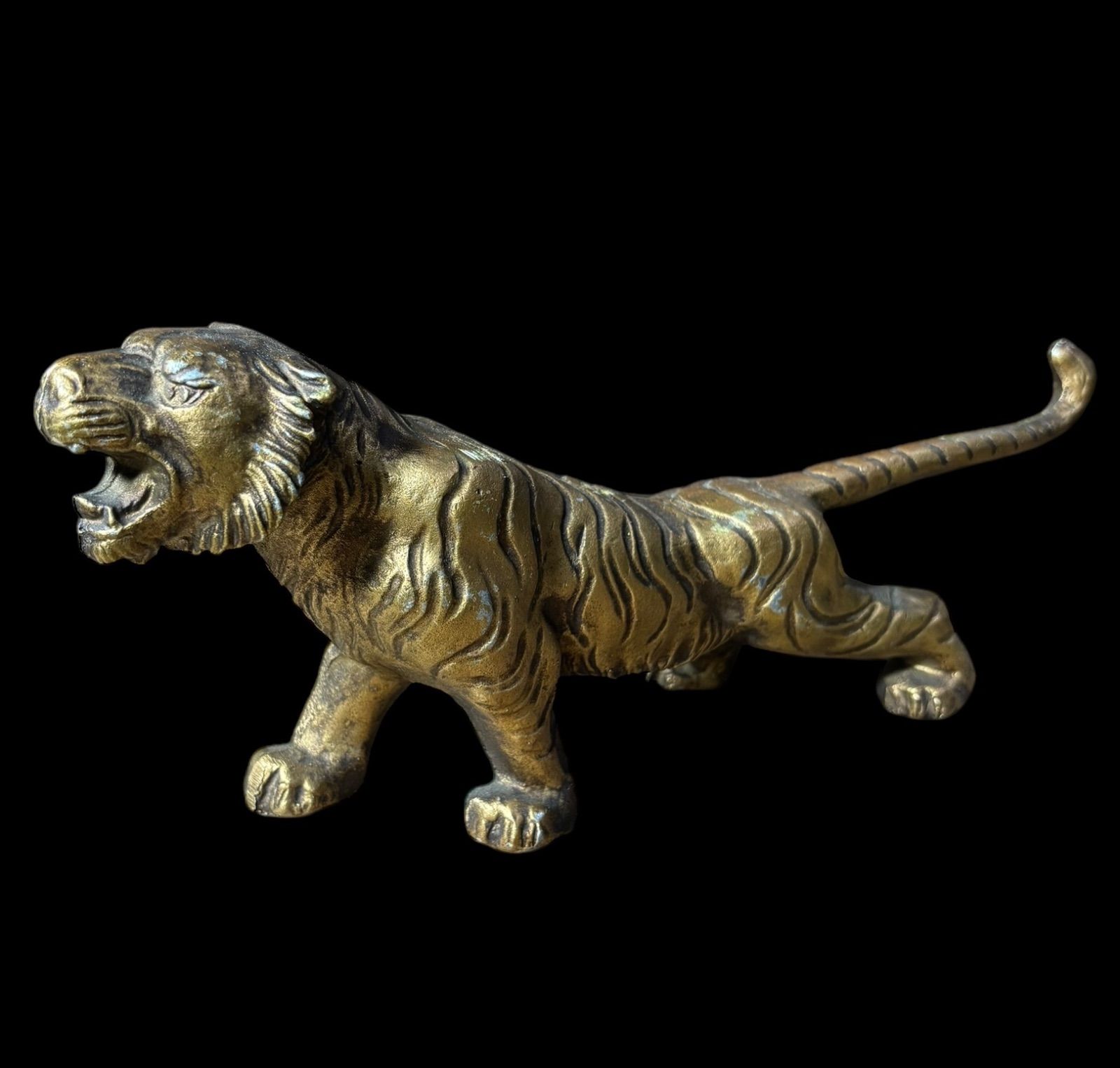 虎 置物 トラ 縞模様 干支 寅 タイガー 風水 陶器 工芸品