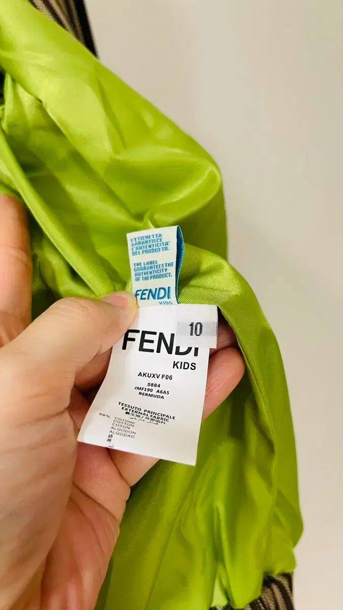 FENDI フェンディ