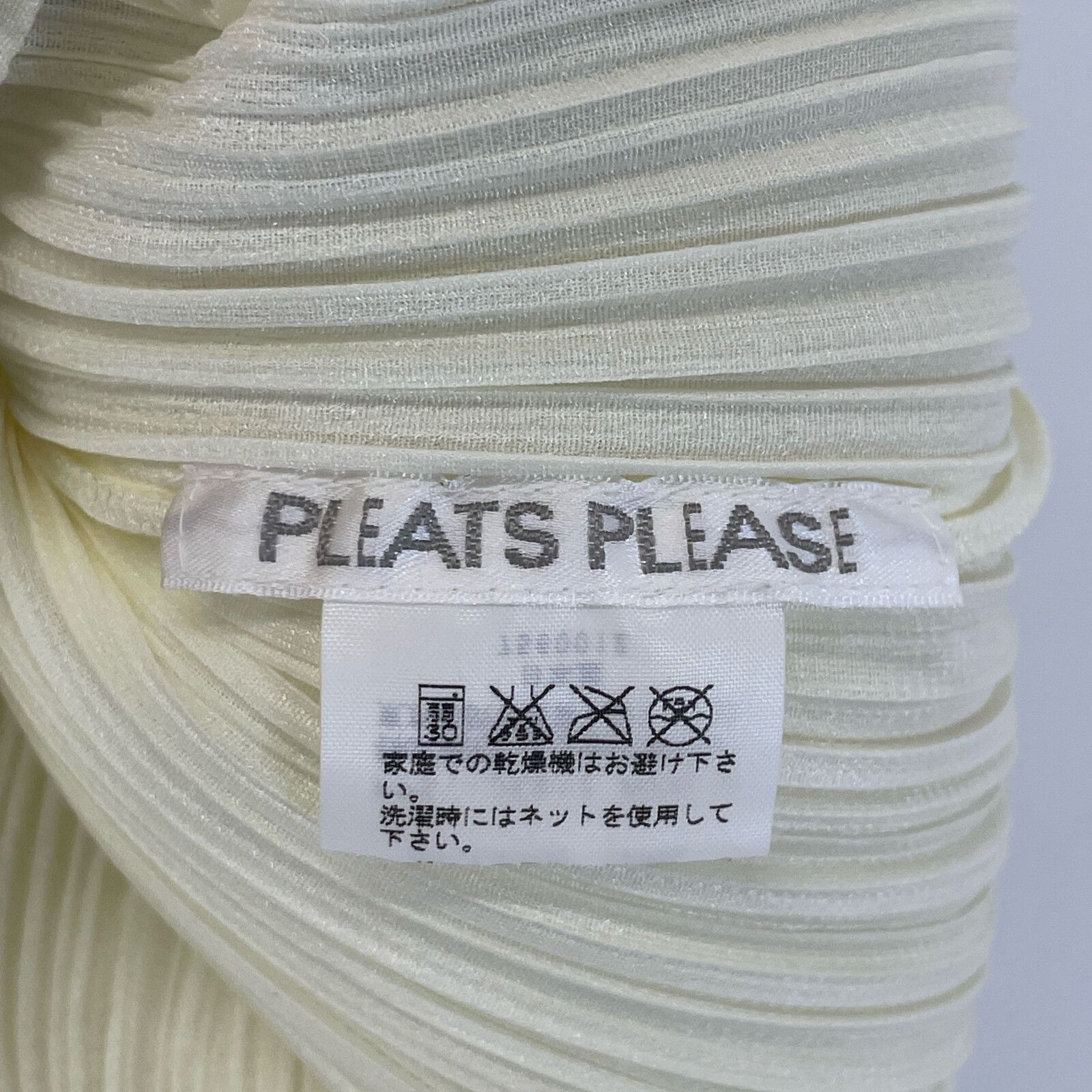 PLEATS PLEASE プリーツプリーズ ホワイト フロッグ 立体刺繍 プリーツカットソー 3 - メルカリ