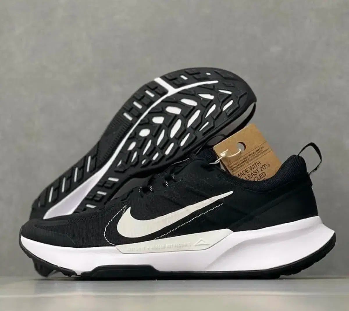 270 NIKE