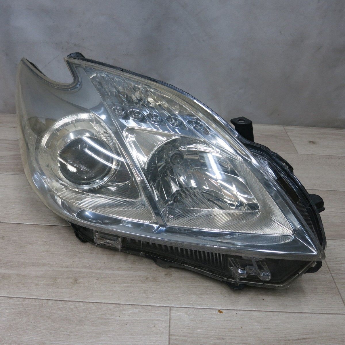 トヨタ プリウス 30 純正ヘッドライト左右セット 送料込み 送料無料