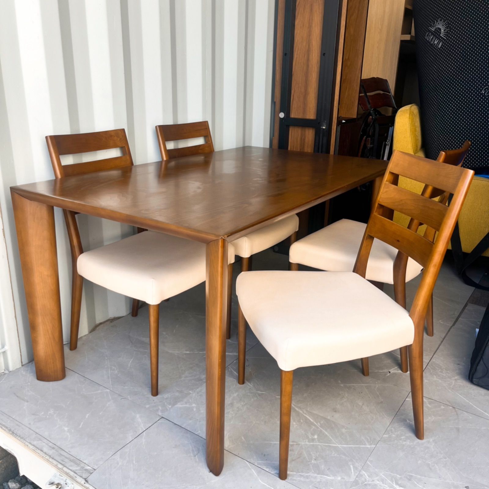 取付無料！カリモク家具 天然木北欧風ナチュラルダイニング