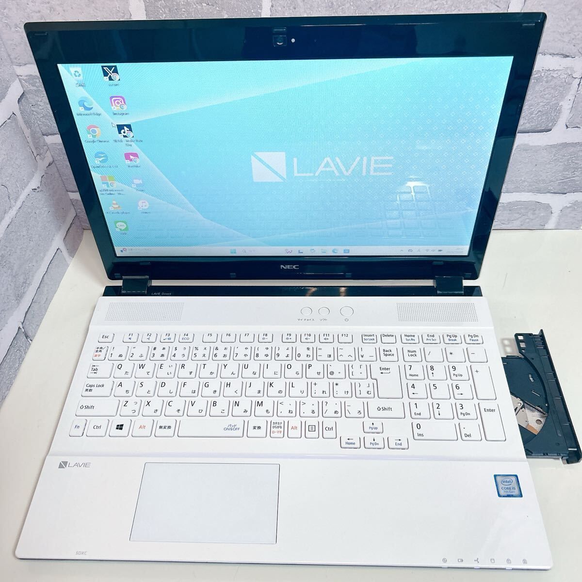 NEC LAVIE ホワイト ノートパソコン 15インチ DVDドライブ i5 Win11 AC付 ノートパソコン VETTDRUCK_DE
