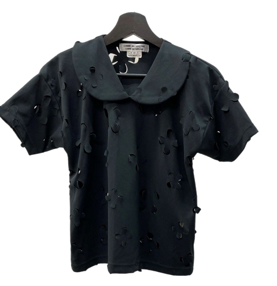 コムデギャルソン COMME des GARCONS コムコム AD2016 17SS パンチング ブラウス 丸襟 フラワーカッティング 花 BLACK 黒 RS-T002 半袖カットソー 総柄 ブラック XSサイズ 104LT-108