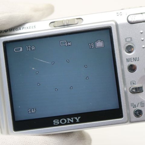 SONY デジカメ Cyber-shot DSC-T9 シルバー Sony Cyber-shot DSC-T9 6.0MP Digital Camera - Silver for
