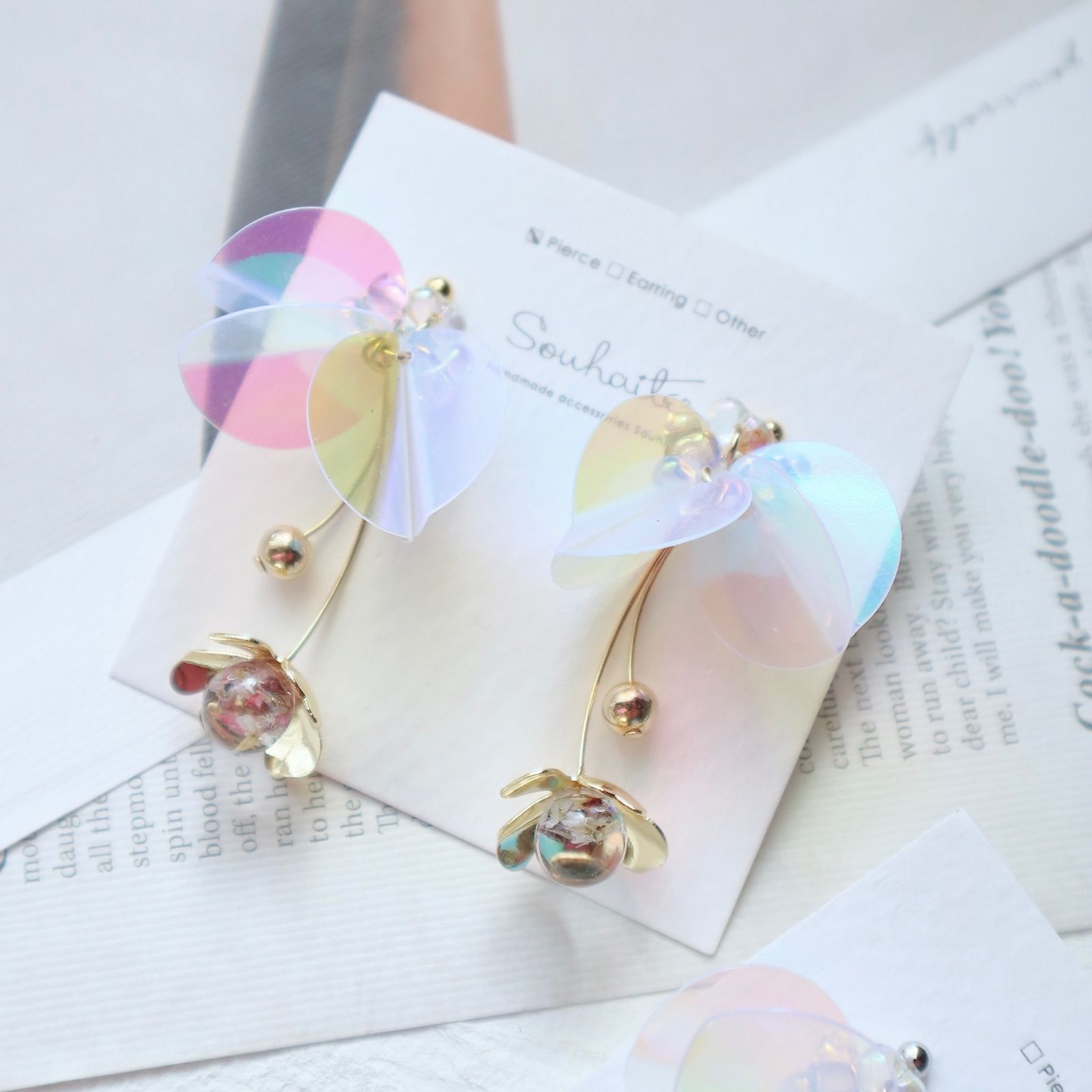 ピンクフラワーレジン×スパンコール♡花びら ピアス イヤリング 【公式