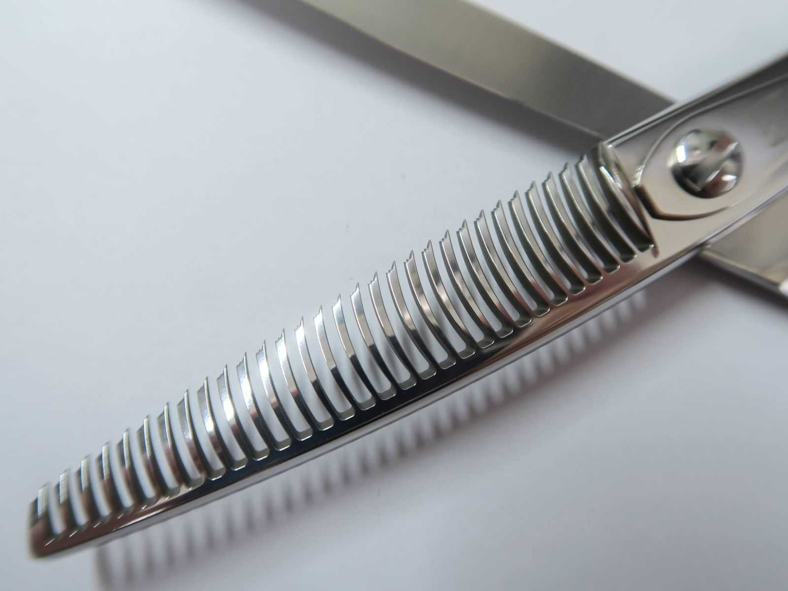 Sランク【UTSUMI ウツミ 内海】 AT20 セニング 美容師・理容師 6.0