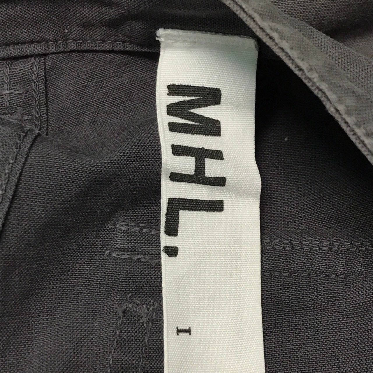 2022年モデル　MHL. グルカパンツ　ミリタリーカーゴ　マーガレットハウエル MHL. マーガレットハウエル ツータック ワイドパンツ