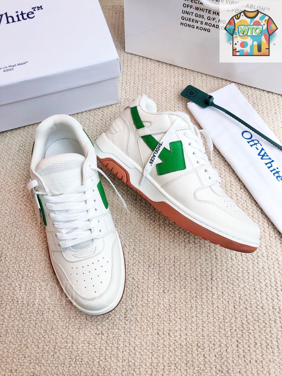 OFF-Whiteスニーカー オフホワイト（OFF WHITE）男女兼用 カジュアルシューズ