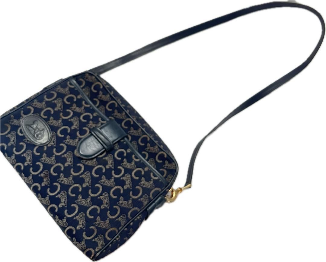 CELINE セリーヌ マカダム トリオンフ ショルダーバッグ カメラバッグ 良品】CELINE セリーヌ ショルダーバッグ カメラバッグ 馬車ロゴ