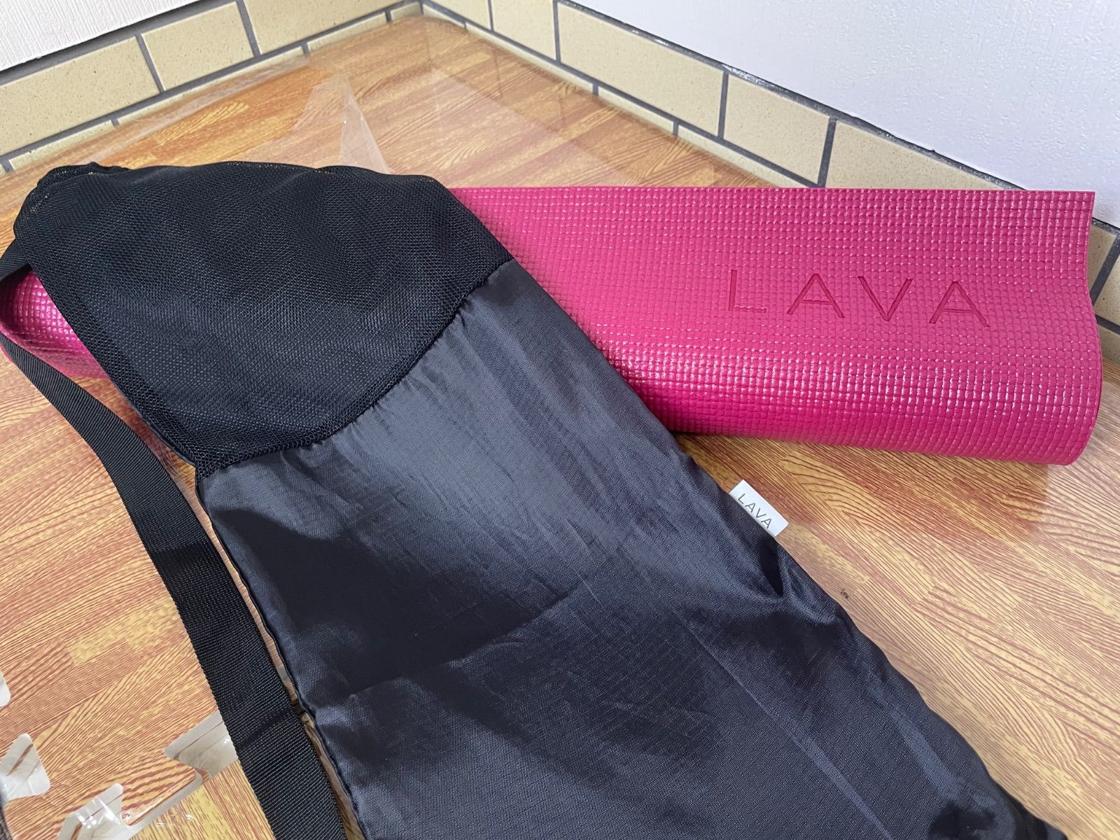 LAVA　ラバ　ヨガマット　未使用品　専用収納袋付き LAVA ヨガマット ピンク 収納バッグ付き - メルカリ