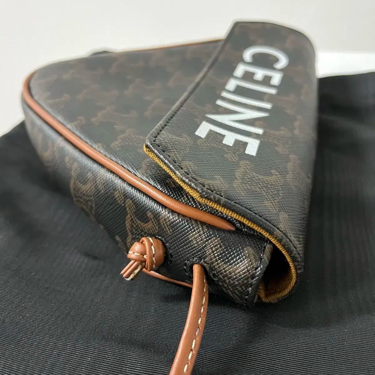 トライアングルバッグ