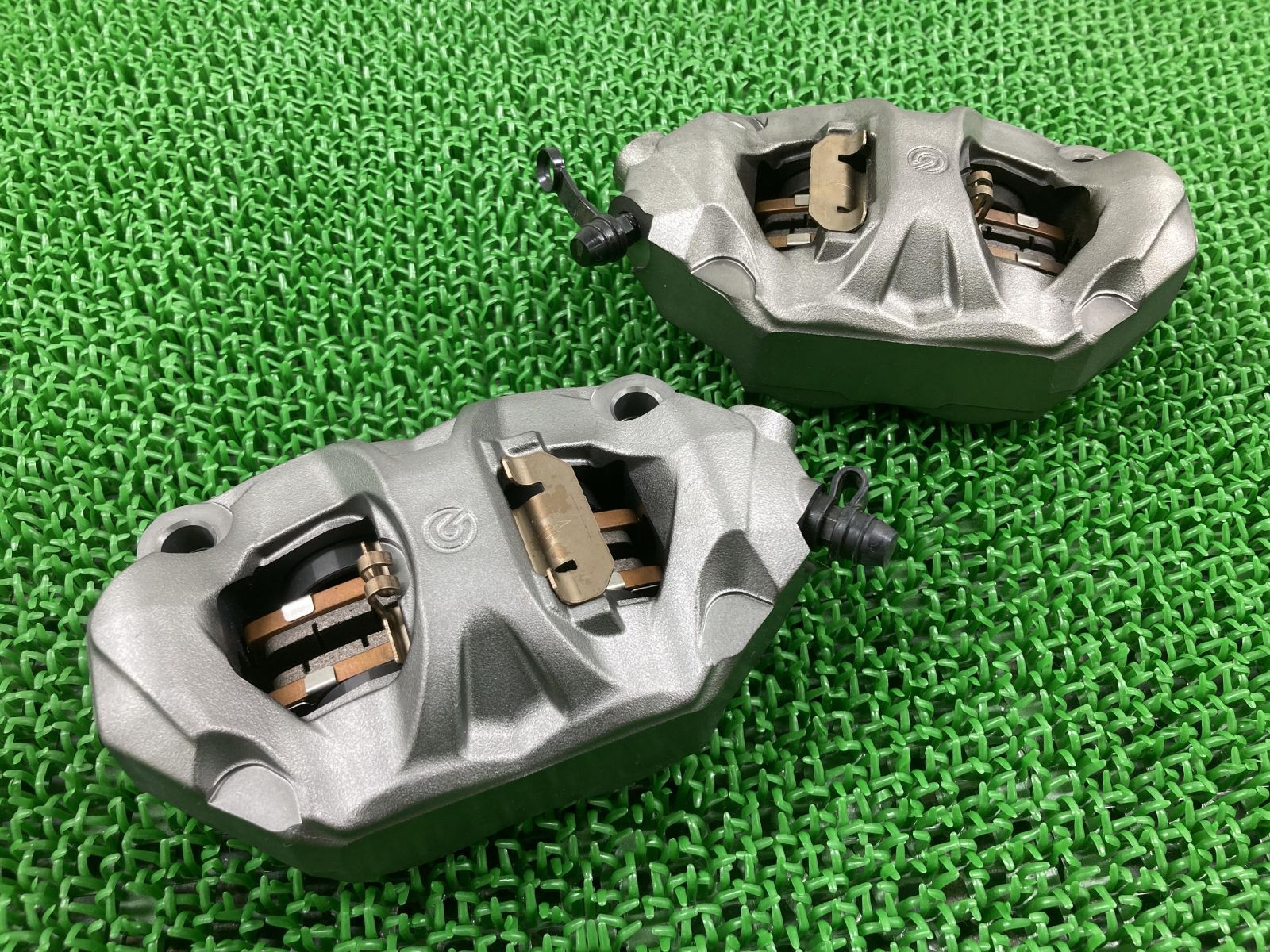 CBR1000RR-RSP フロントブレーキキャリパー 左右 ホンダ 純正