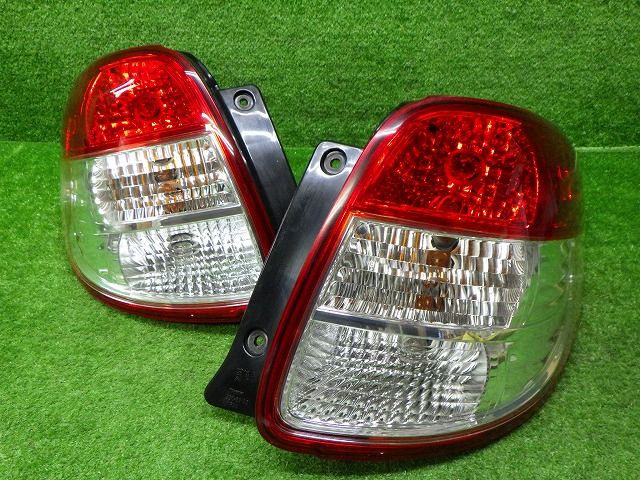 スズキ　YA11S　SX4　テールレンズ　左右　220-59135　241004045