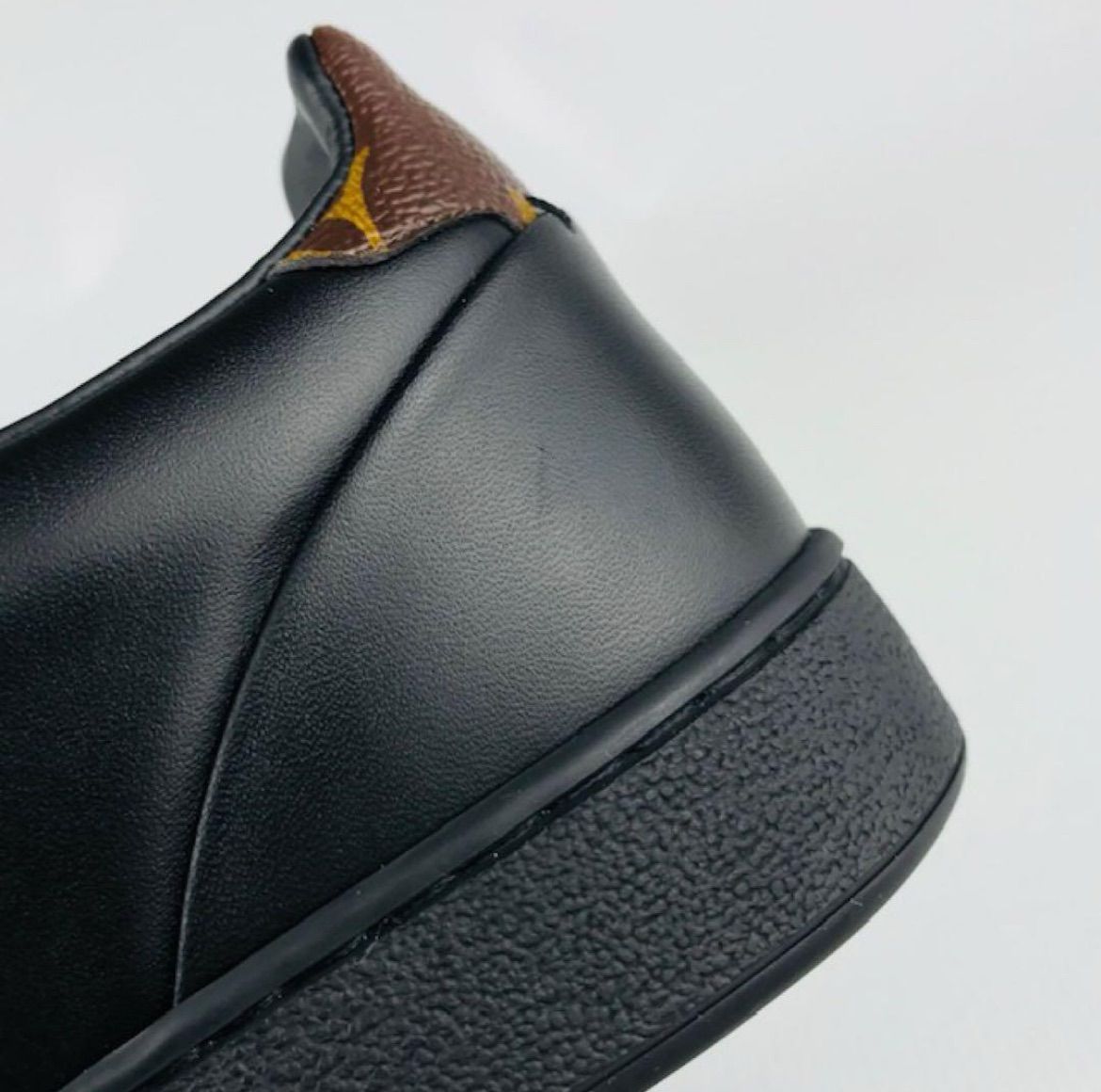 イタリア製 ブラック