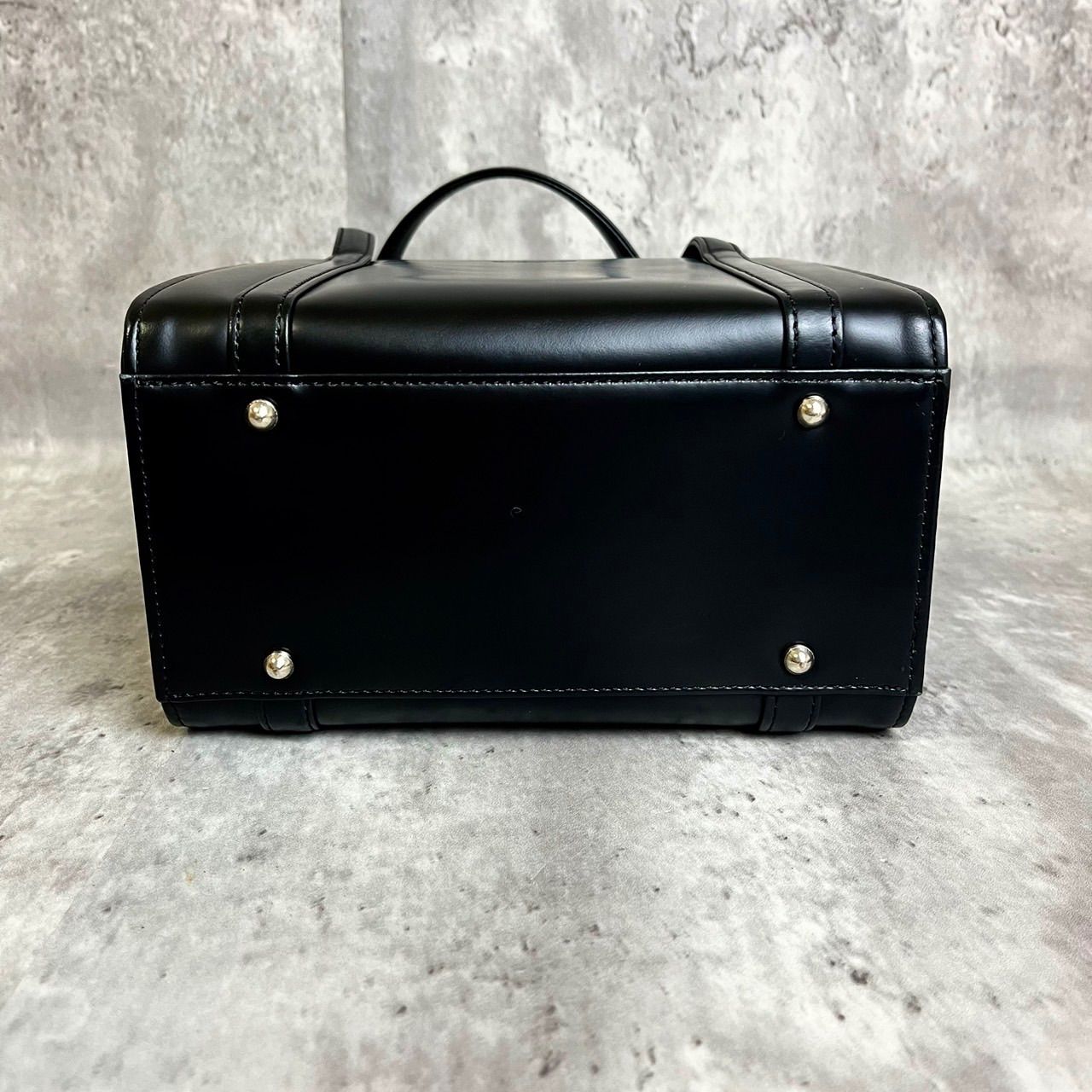 ✨良品✨ BURBERRY バーバリー ハンドバッグ パーティーバッグ ロゴ型 