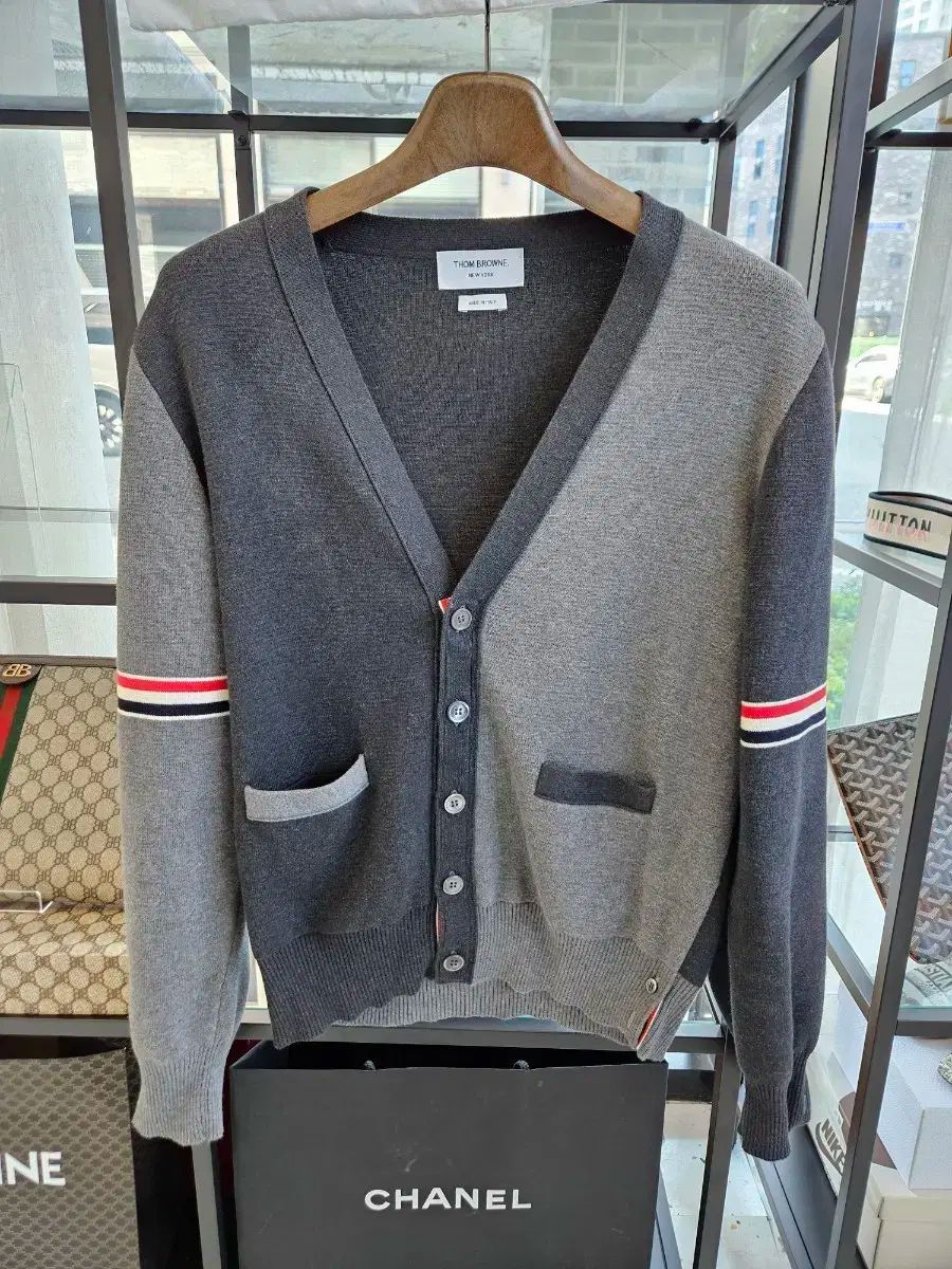 正規品 新型 Thom Browne トム ブラウン ミラノ ステッチ カーディガン アームバンド ファンミックス 3