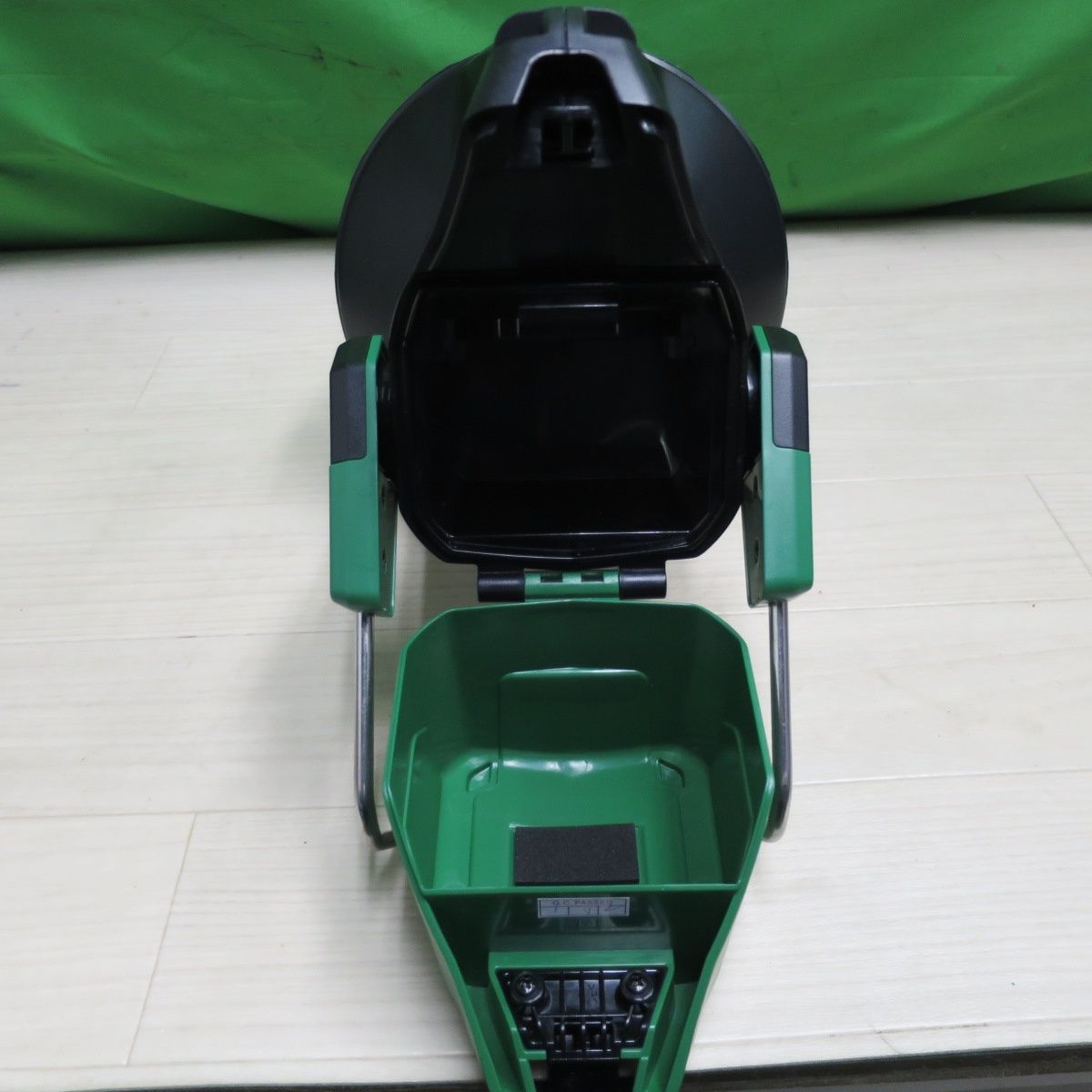 サーチライト UB18DA