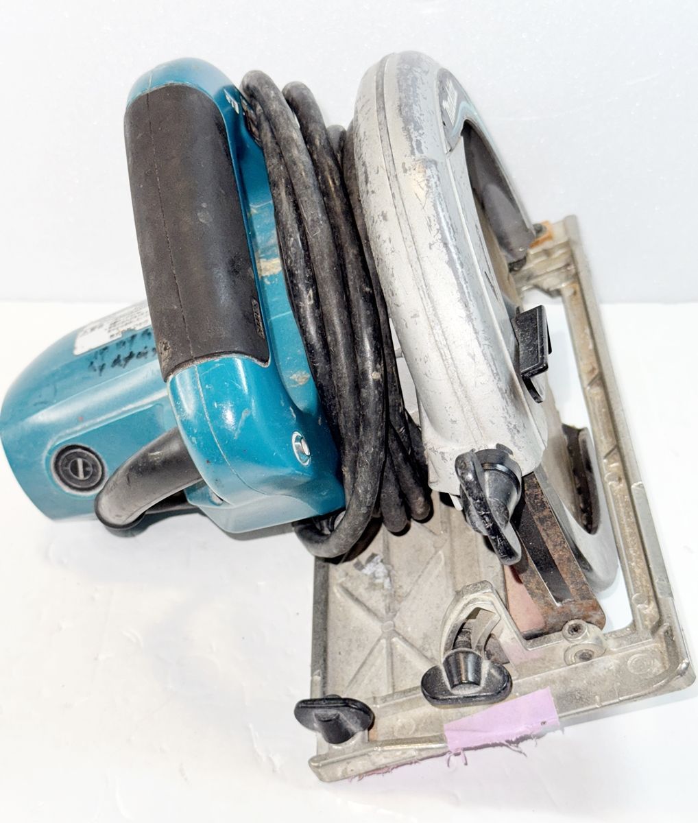 HY Makita マキタ マルノコ 5835BA 190mm 電動丸ノコ|電動工具|切断|カッター|木工 一部地域を除く HY001