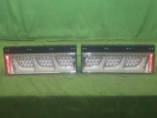 小糸 LED 3連テール クリア 左右 ノーマル