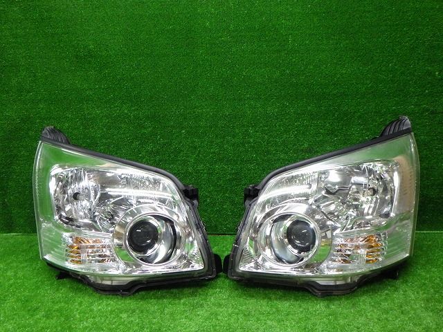 トヨタ ZRR70|75 ノア 前期 ヘッドライト左右 HID 28-201 NS バラスト付 250516040