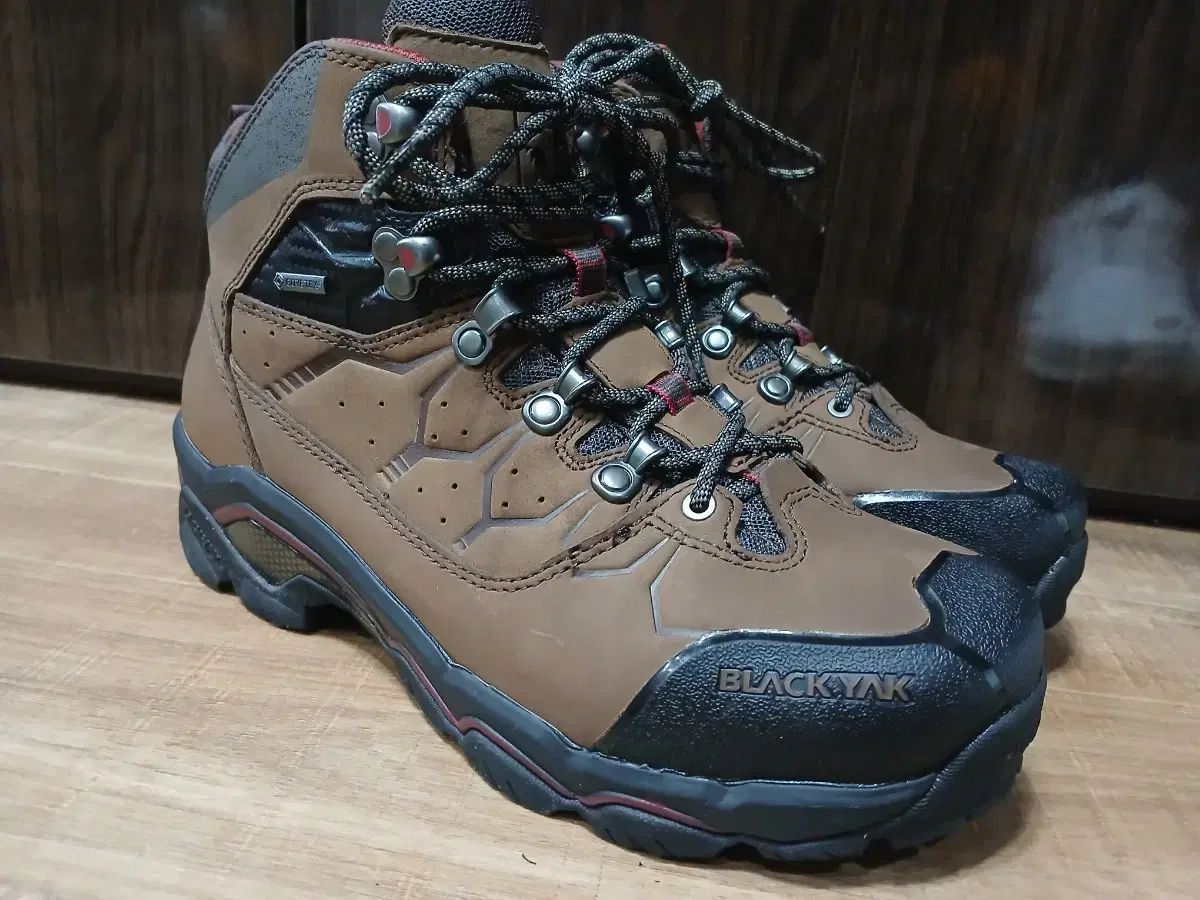 登山靴 ゴアテックス