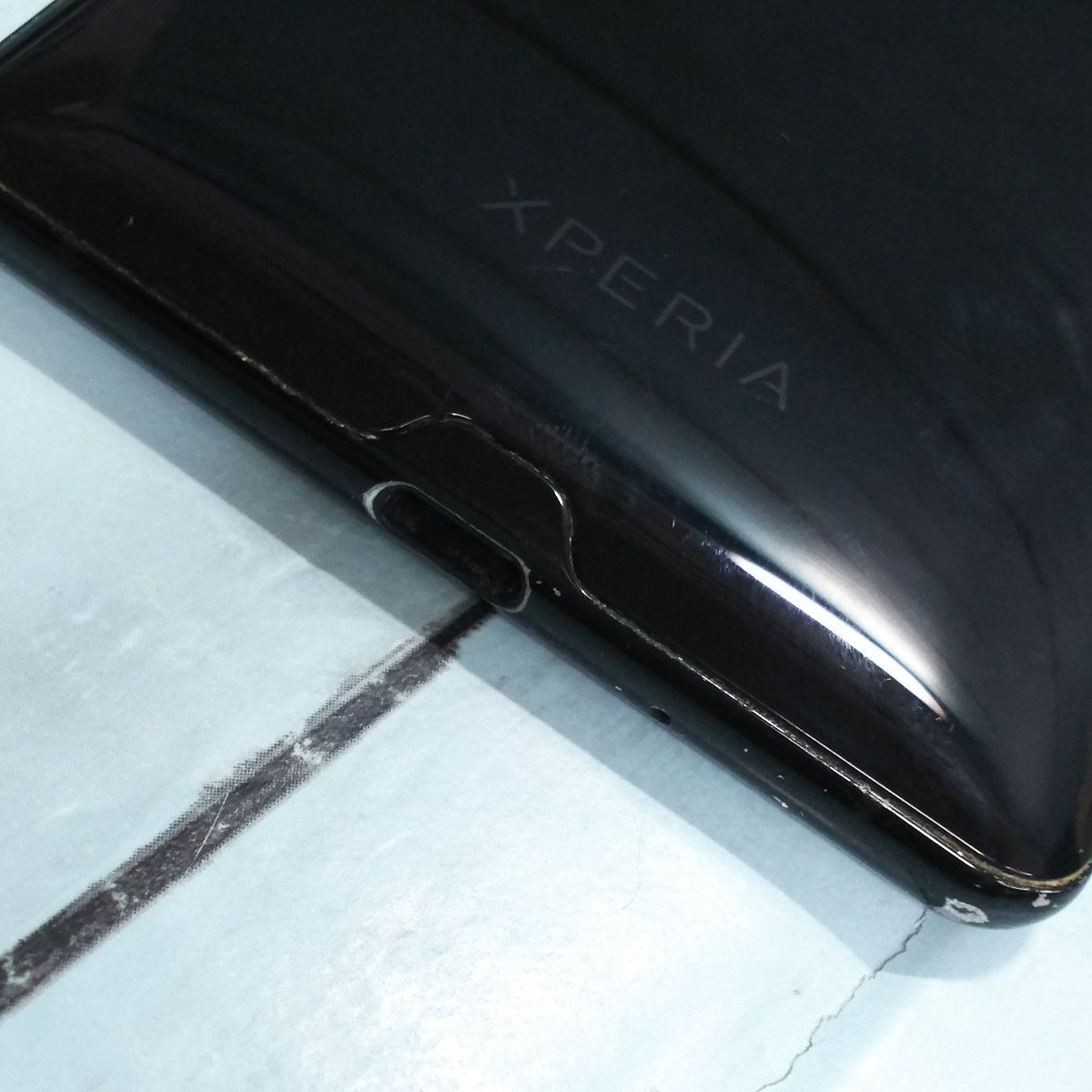 Softbank SONY Xperia XZ3 801SO ブラック 本体 白ロム [訳あり] SIM 