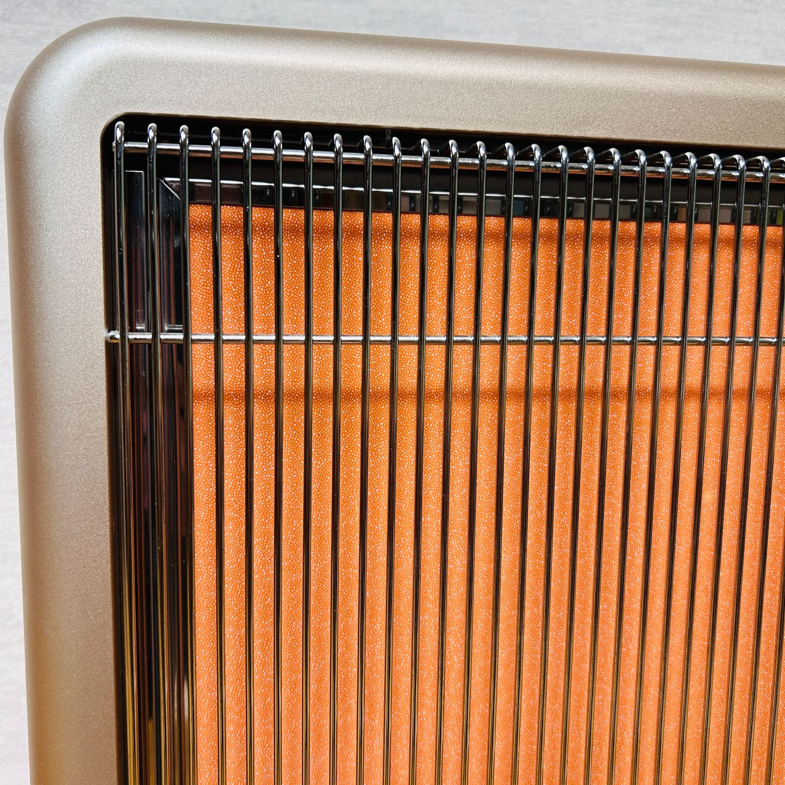 シャンパンゴールド 暖房機器