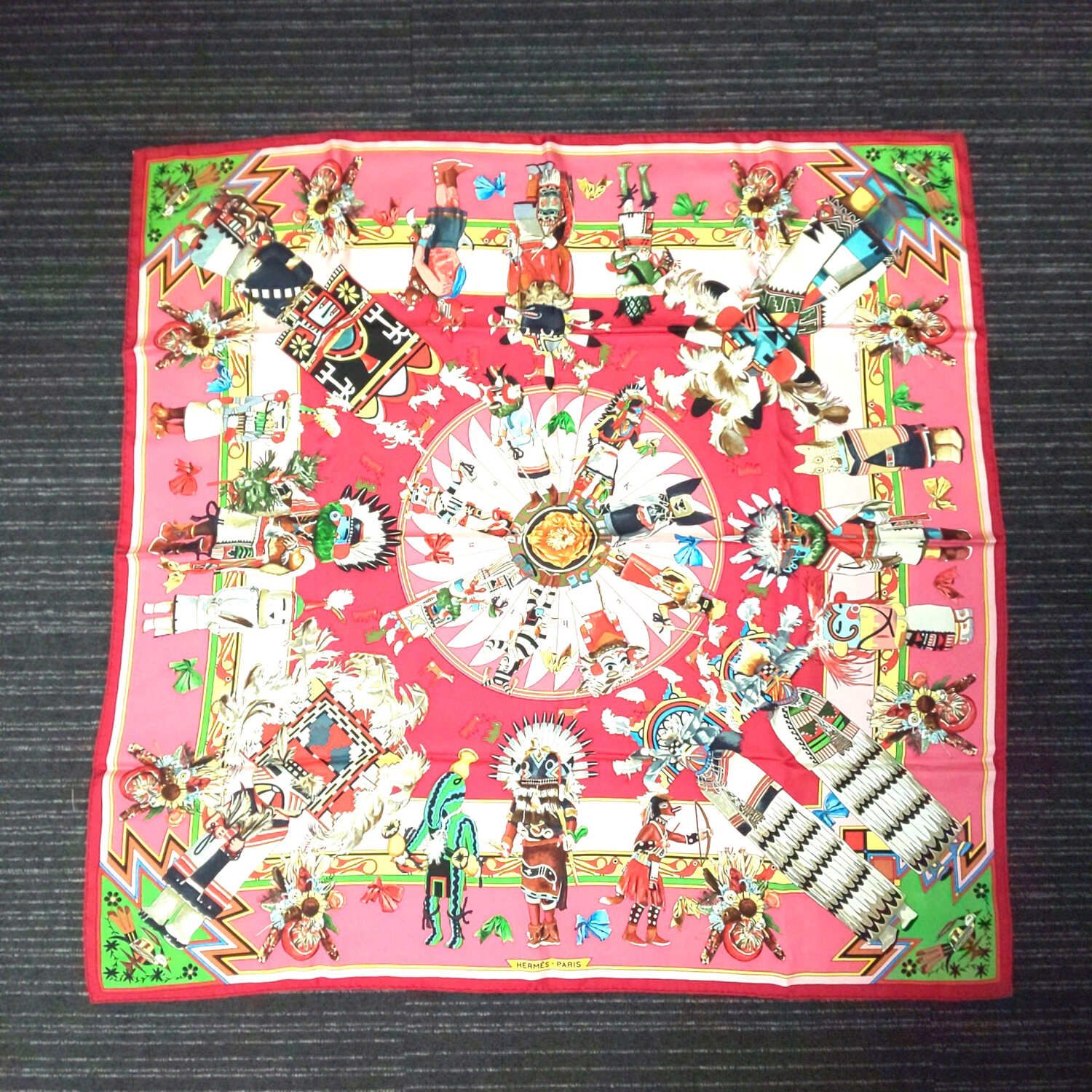 エルメス　プリーツスカーフ　カレ　カチナ民族 楽天市場】HERMES エルメス プリーツ Kachinas カチナ 民族