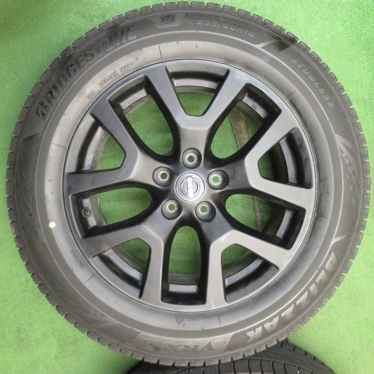 バリ溝！23年！キレイ！9.5分☆日産 T31 エクストレイル 純正 235