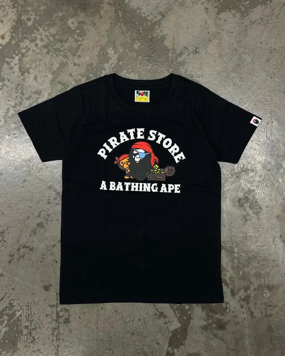 A BATHING APE アベイシングエイプ ベイビーミロ パイレーツショートスリーブ XS