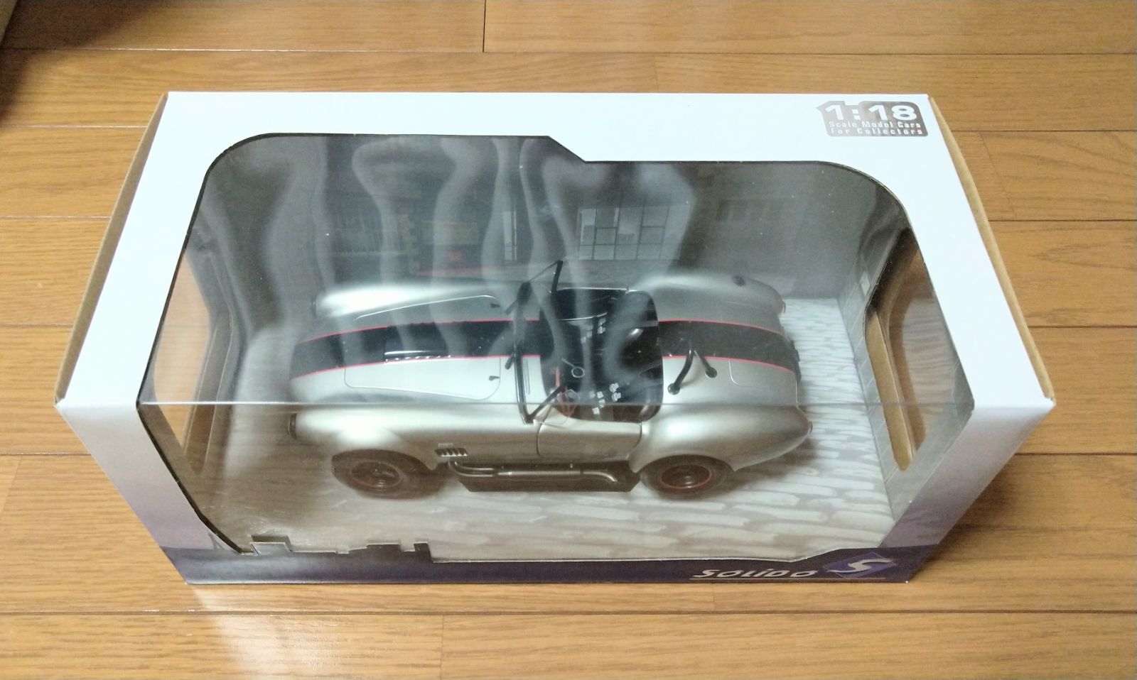 SOLIDO - ソリド 1/18 シェルビー コブラ 427 Mk.2 1965 シルバー Amazon.com: solido 1/18-1804909 - Shelby Cobra 427 MKII