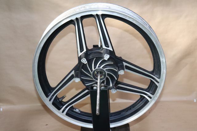 VF750セイバー・RC07☆フロントホイール・J18×2.50☆H3J-88(160)