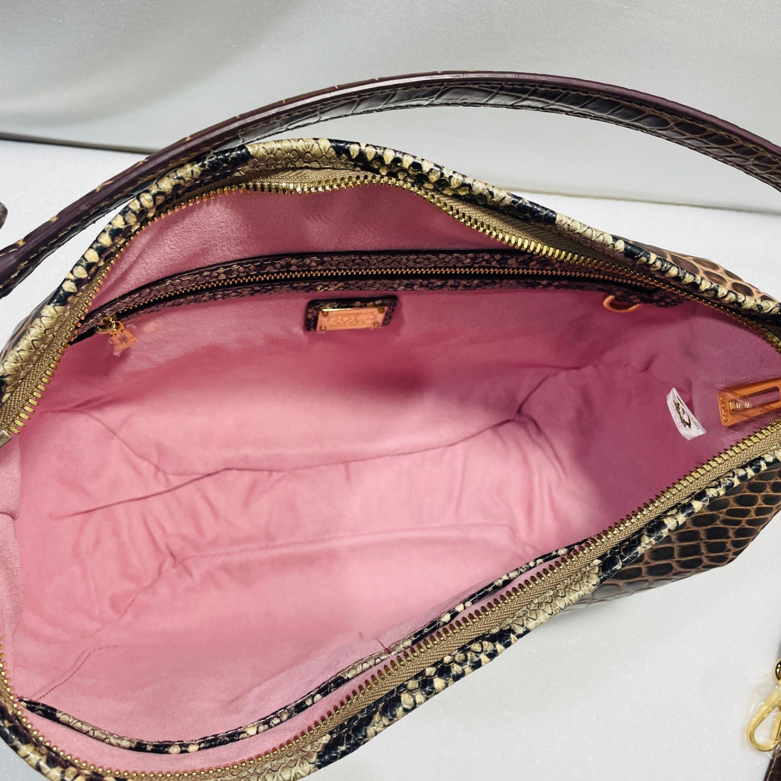 未使用品 ★ココセリュックスゴールド★ ショルダーストラップ 牛革クロコ型押し. 美品】COCOCELUX GOLD コセリュックスゴールド 牛革パイソン型