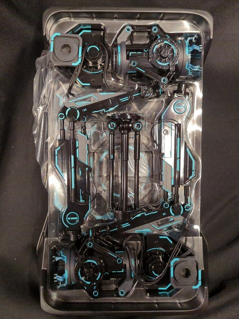 アイアンマン・マーク4 ネオンテック版 フィギュア【ホットトイズ