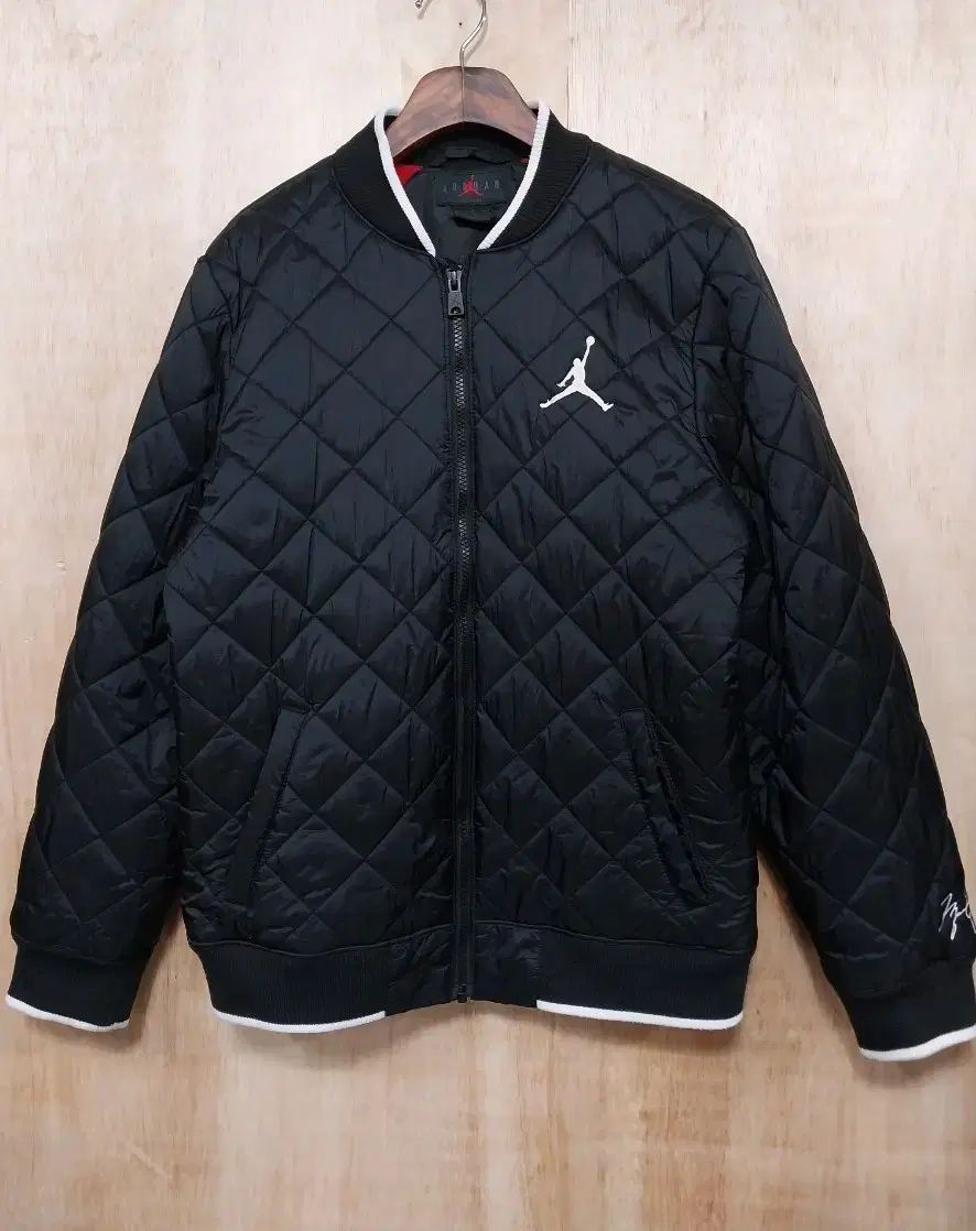 ジョーダン 黒 キルティング ブルゾン ジャケット