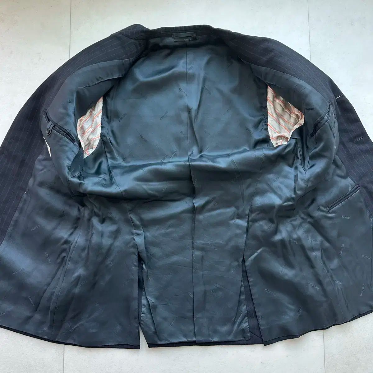 極美品!2XL位☆トムブラウン 4bar スーツ セットアップ 金釦 極美品!2XL位☆トムブラウン 4bar スーツ セットアップ 金釦