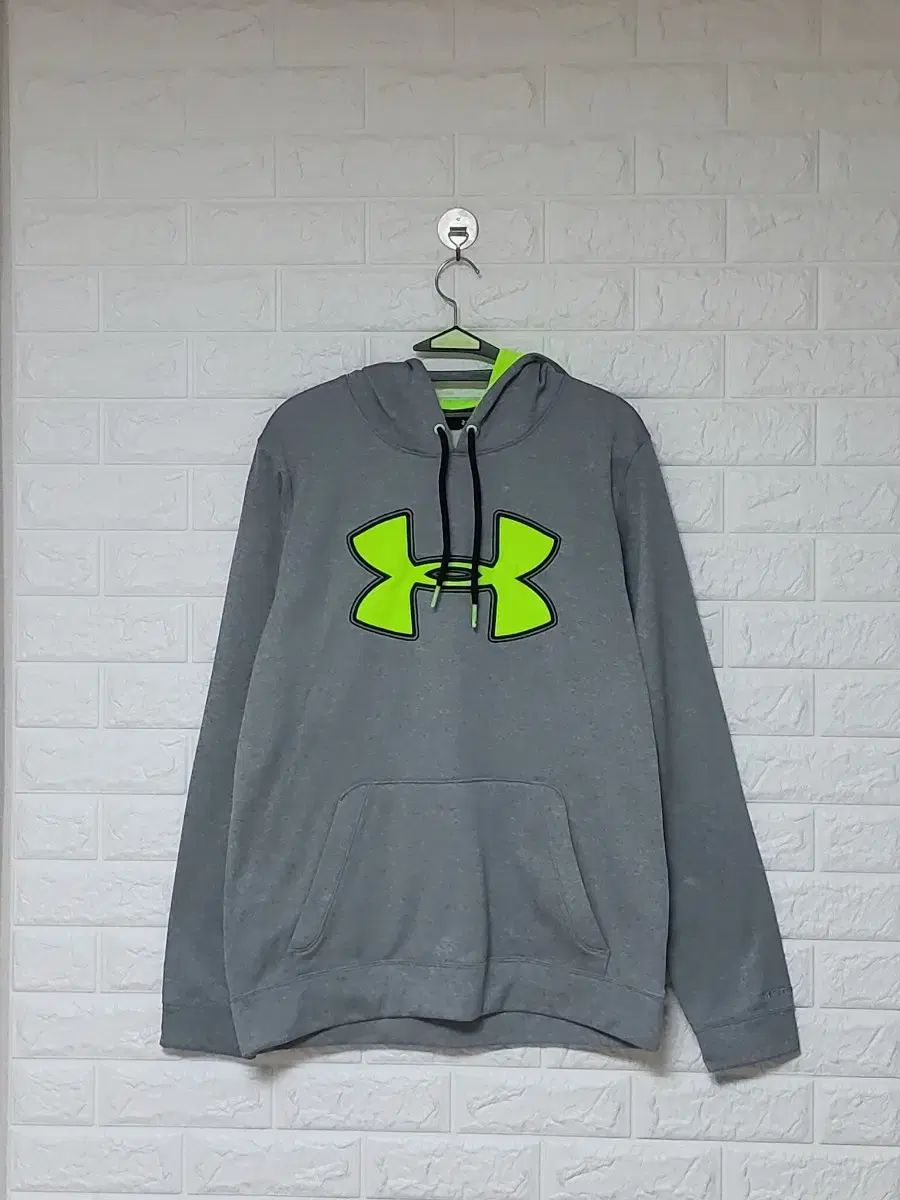 UNDER ARMOUR(アンダーアーマー) 裏起毛 フード付きTシャツ