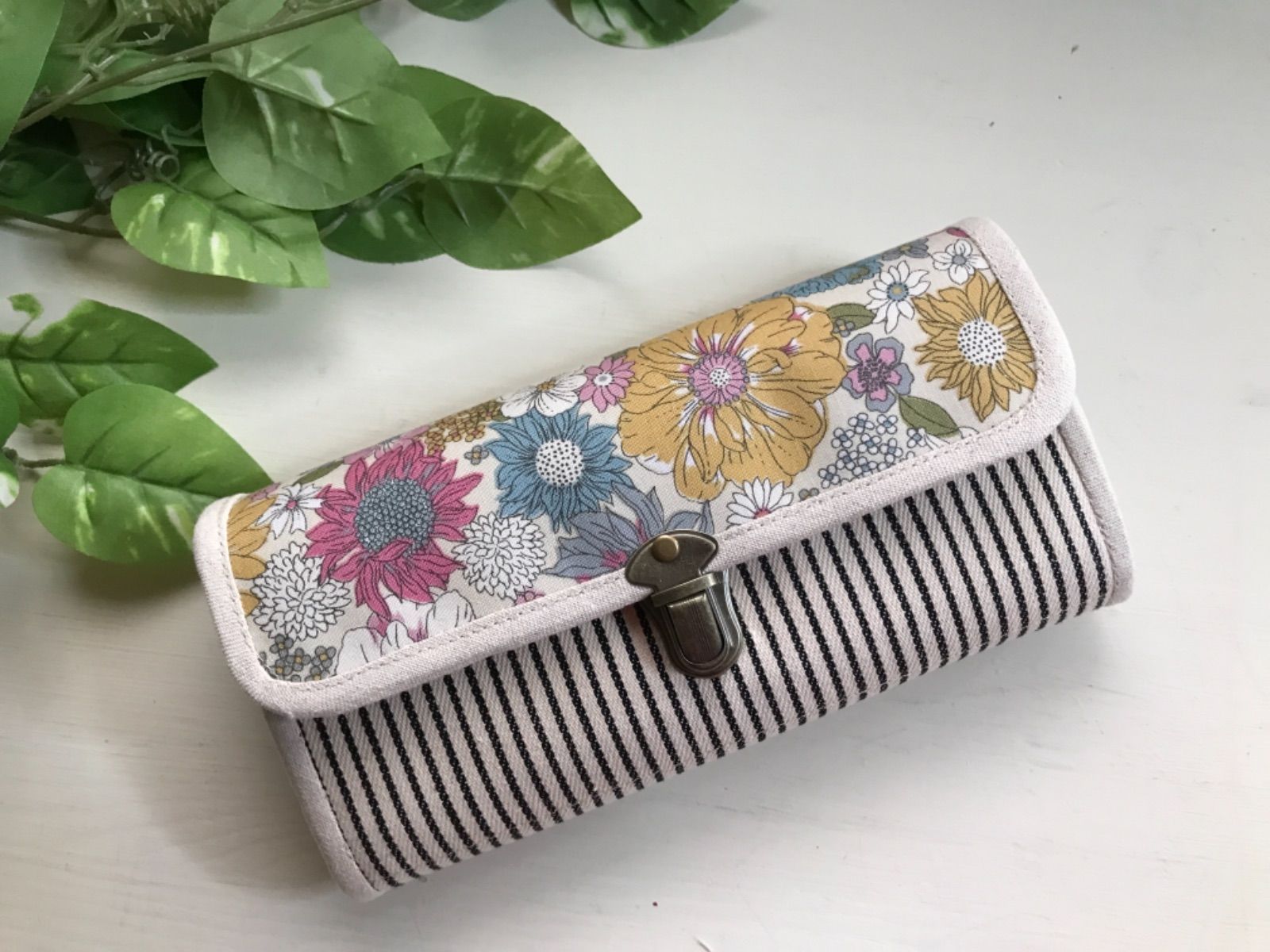 MECHAN長財布　やりくり財布　ハンドメイド ハンドメイド長財布＊やりくり財布＊Wファスナー＊花柄と