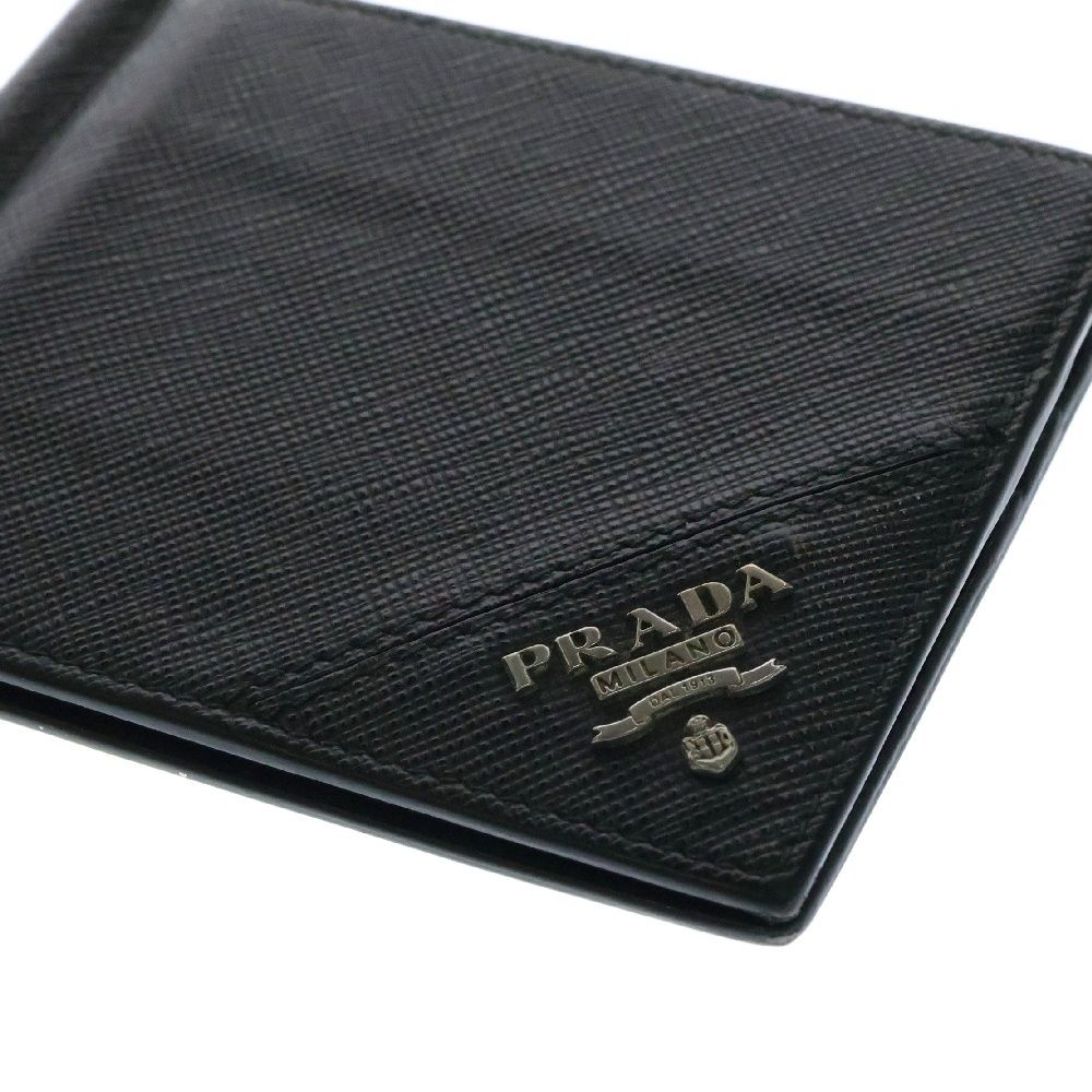【新品仕様】PRADA プラダ サフィアーノ 三角プレート マネークリップ 黒 ✨希少✨】プラダ 三角ロゴ マネークリップ ブラック×グレー すぐ届く