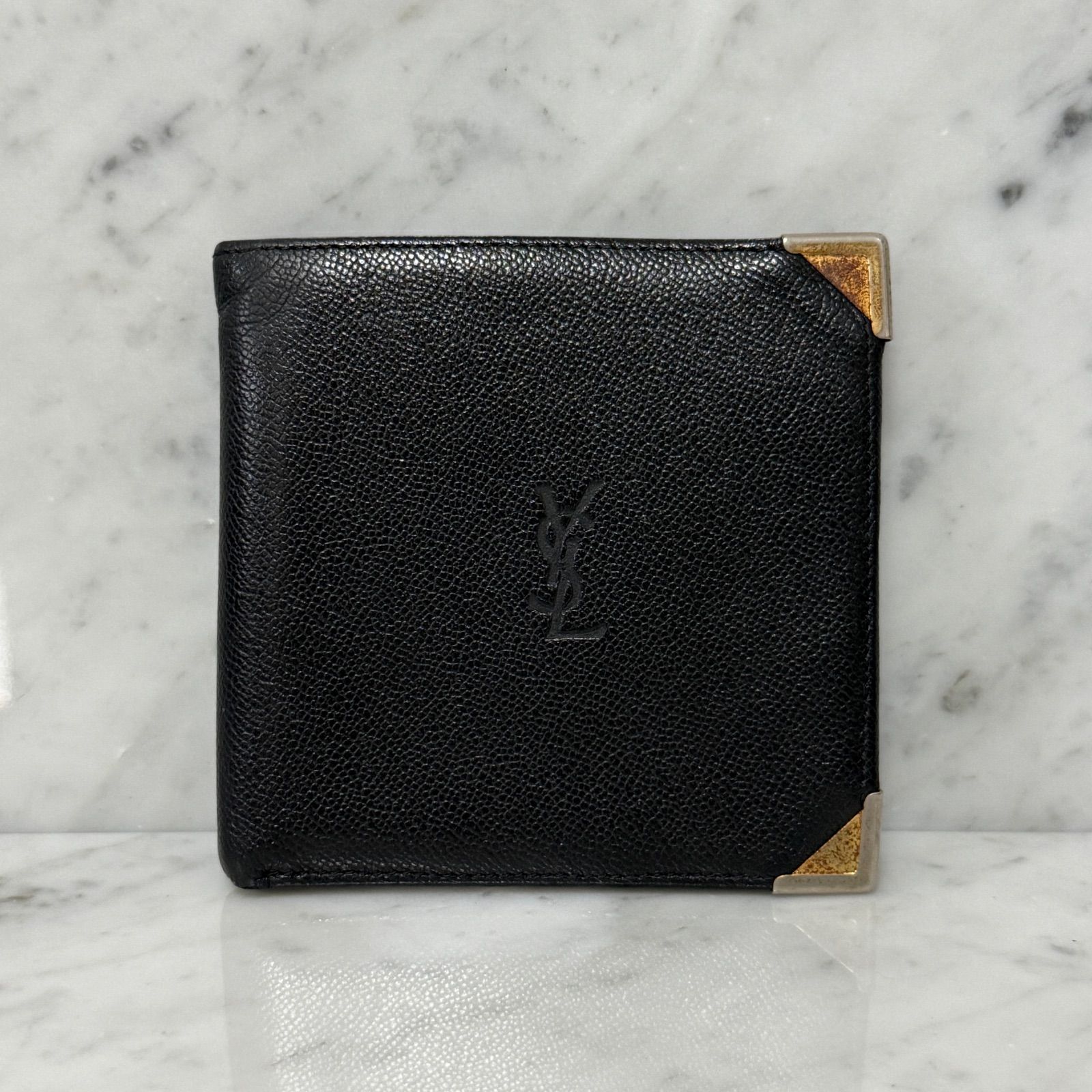 【YVES SAINT LAURENT】90sエンボスロゴ二つ折り財布　ブラック YVES SAINT LAURENT】90sエンボスロゴ二つ折り財布ブラック
