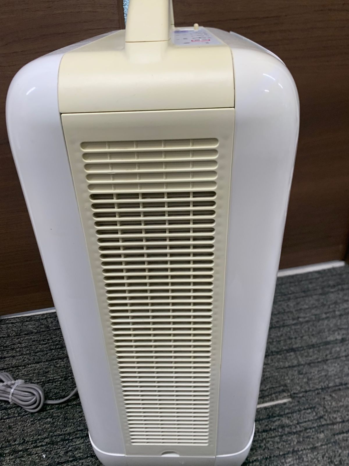 SHARP 除湿機 CV-L180 ホワイト Amazon | シャープ 衣類乾燥機 除湿機 18L / プラズマクラスター