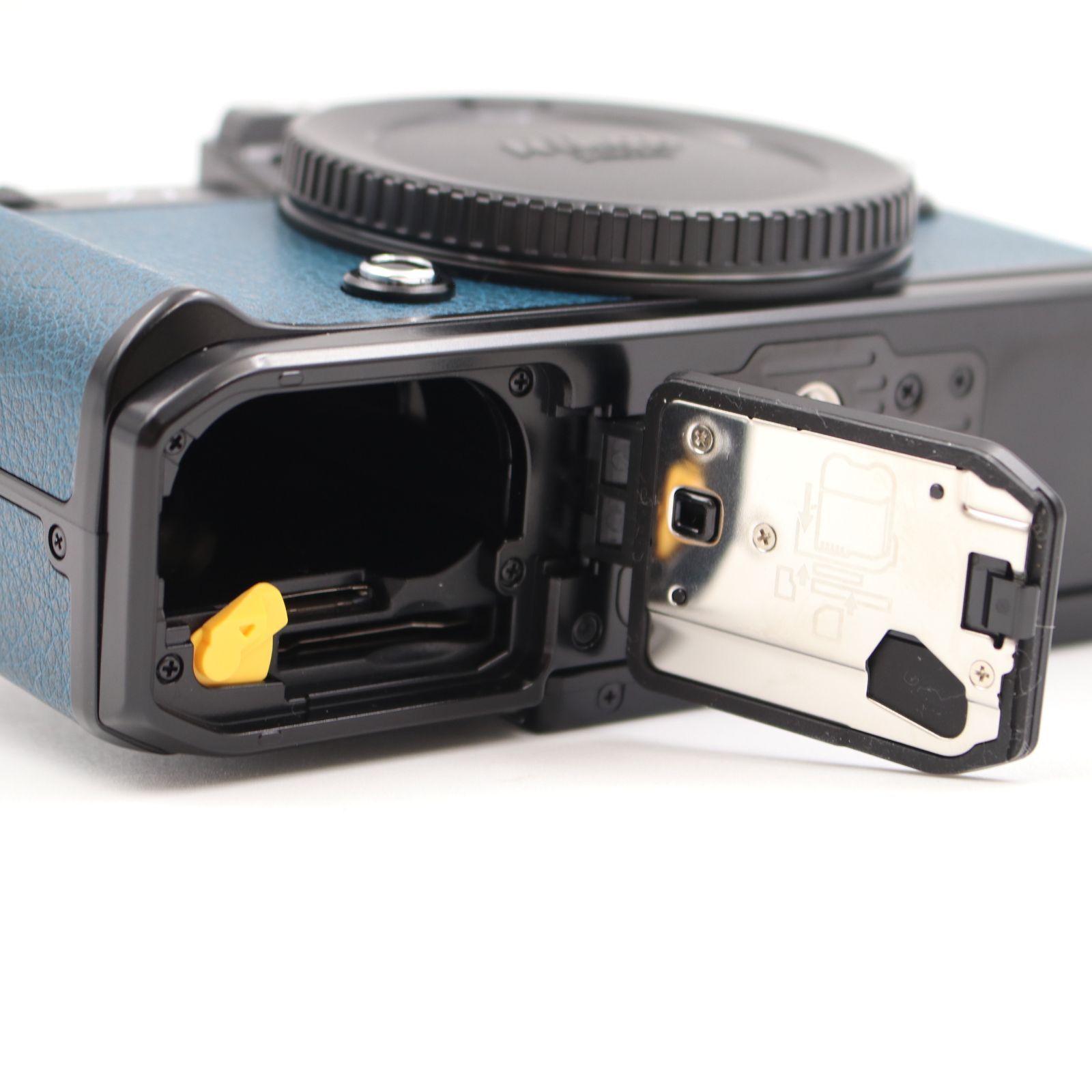 シャッター数3088枚 Nikon