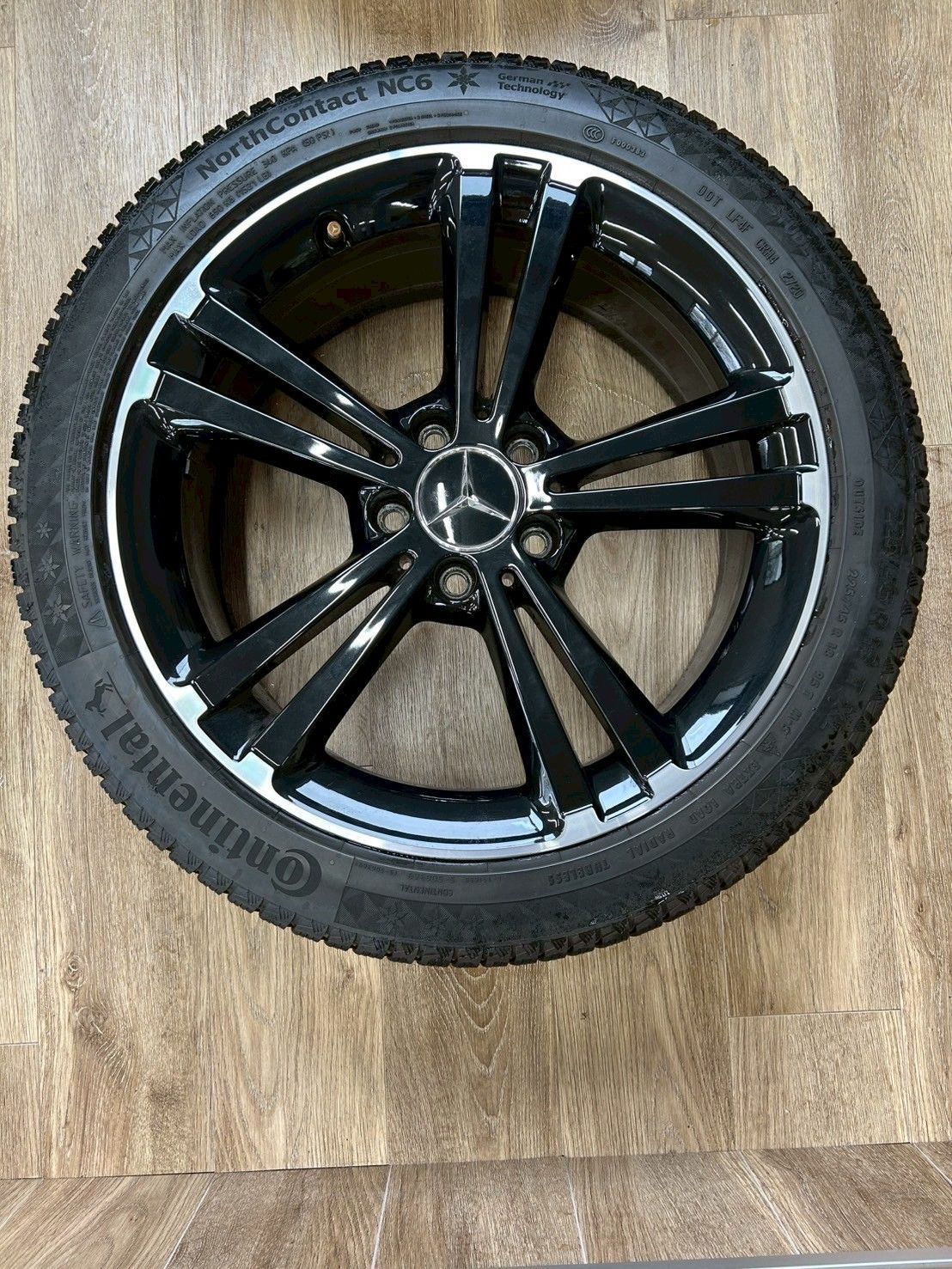 【美品】ベンツCLA純正225/45R18 タイヤ・ホイールセット Mercedes-Benz BENZ ベンツ CLAクラス (C118) 当社特選タイヤ