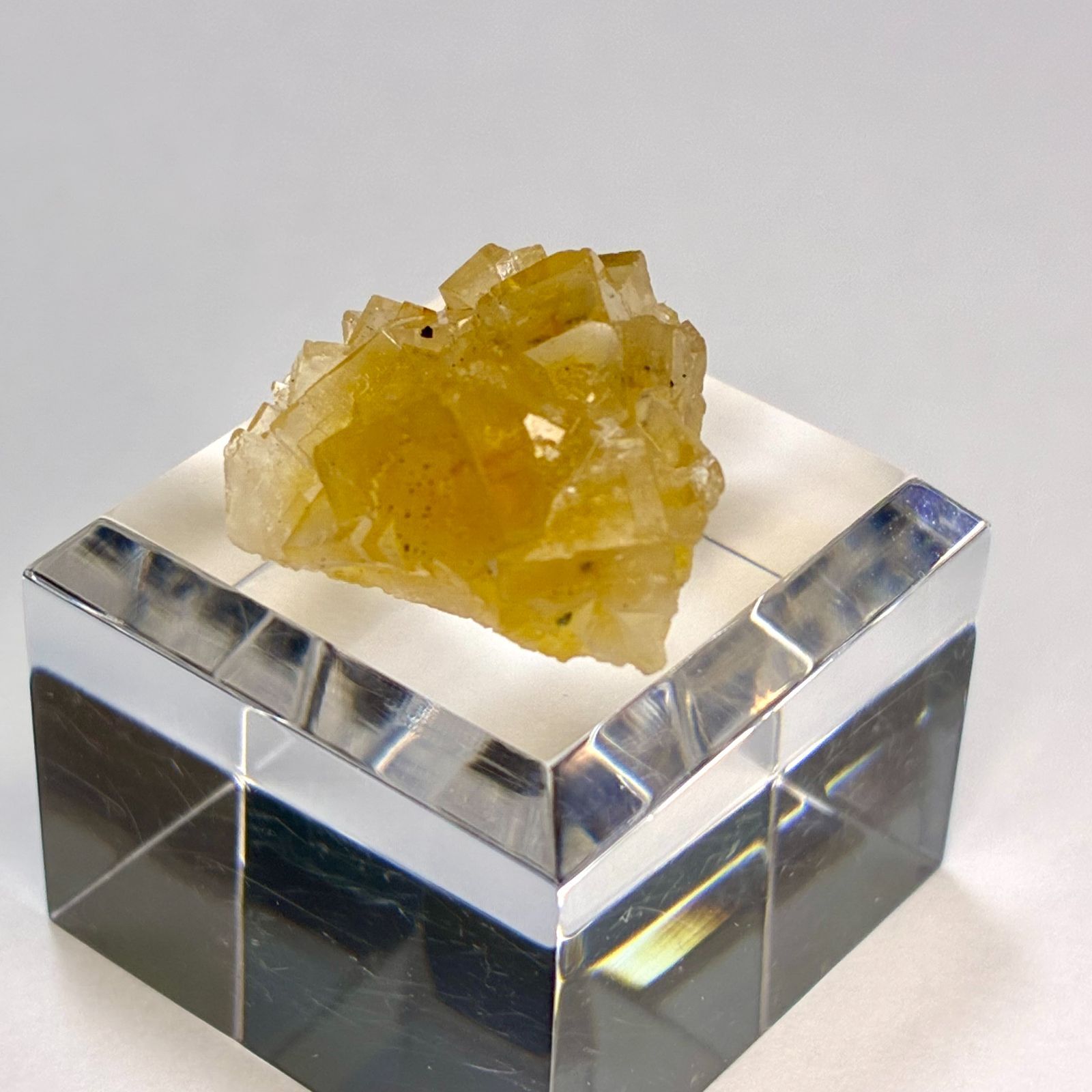 スペイン アストゥリアス モスコナ鉱山産フローライト 原石 鉱物 天然石 パワーストーン No.1698