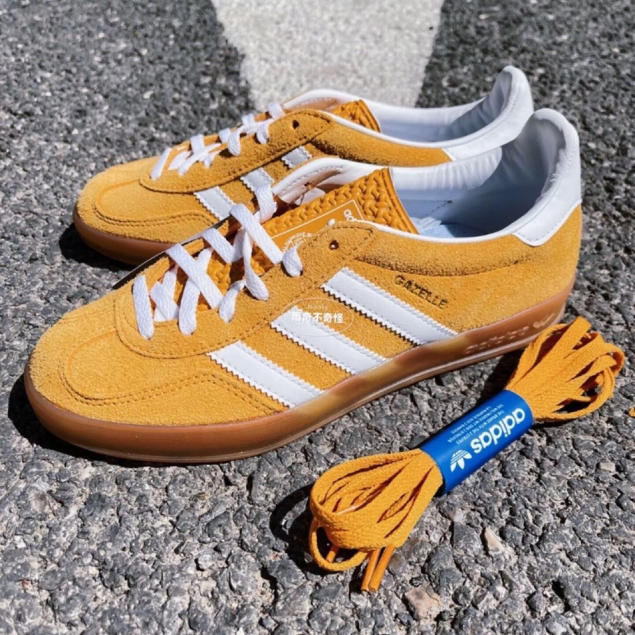 !adidas adidas Gazelle Indoor Orange Peel White (Women's) アディダス ウィメンズ レディース スニーカー ランニングシューズ