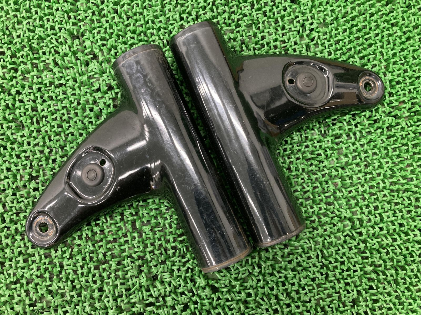 W650 ヘッドライトステー 左右 黒 カワサキ 純正 中古 バイク 部品