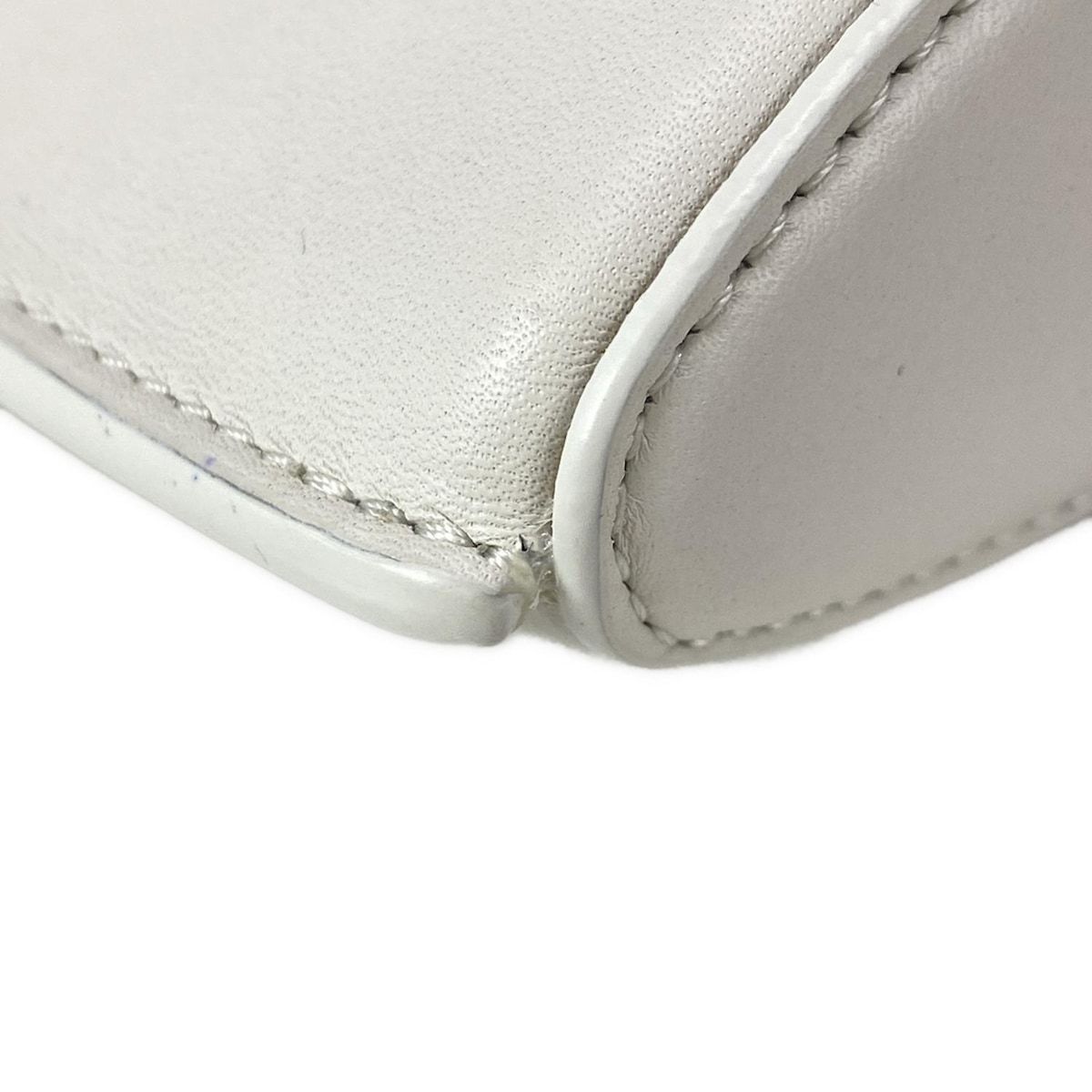 LOEWE(ロエベ) ショルダーバッグ美品 - C643R12X12 白×イエロー LOEWE(ロエベ) ショルダーバッグ美品 - C643R12X12 白×イエロー