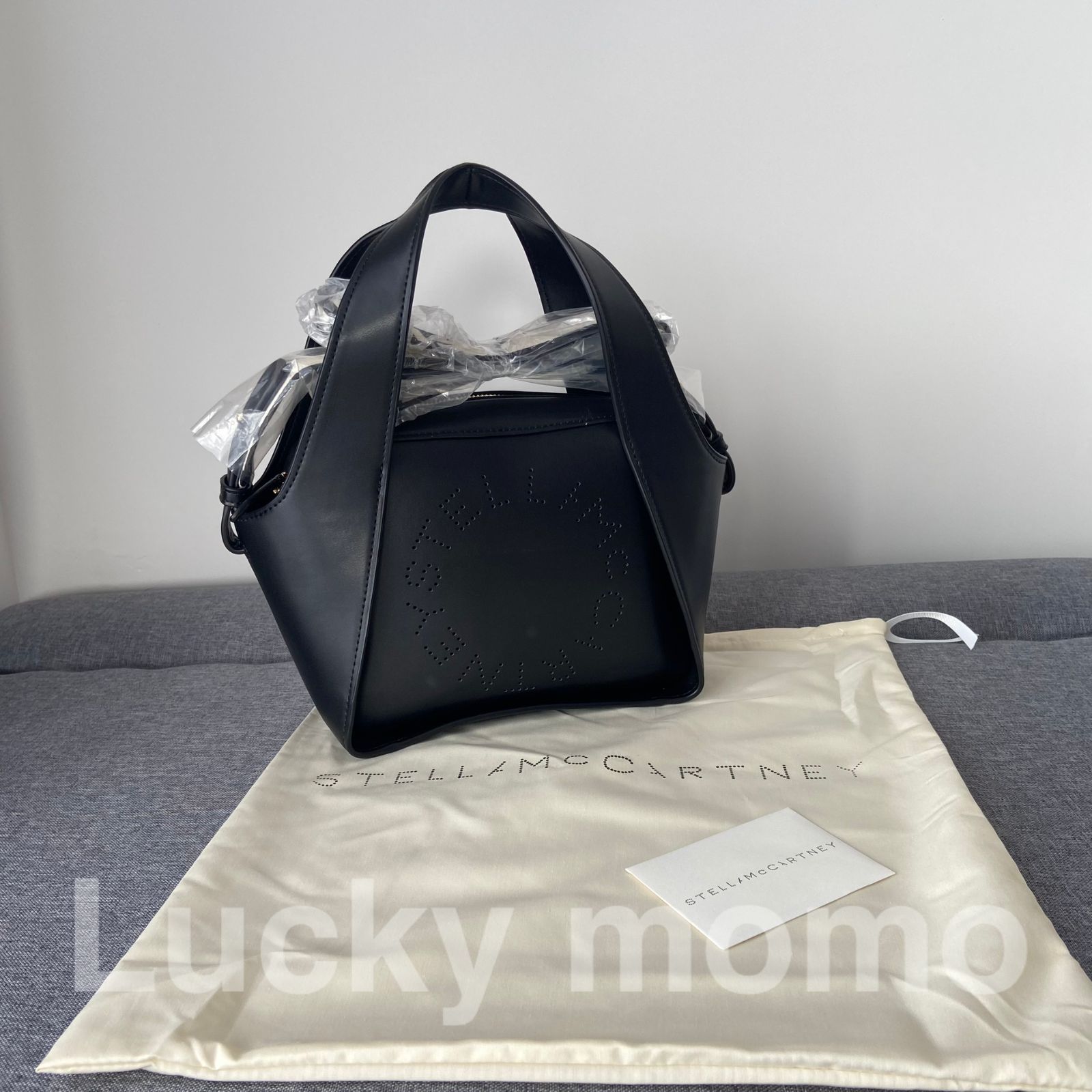 大人気 新品  Stella McCartney ステラマッカートニー パンチングロゴ ロゴトートバッグ ファッション  レディース バッグ  ショルダーバッグ ハンドバッグ  ブラック